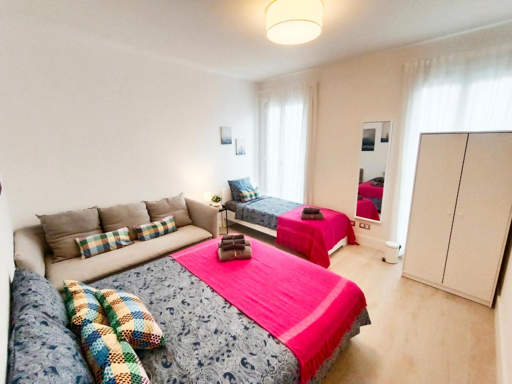 Oasis Rooms Barcelona - By Ronda Universidad Екстериор снимка