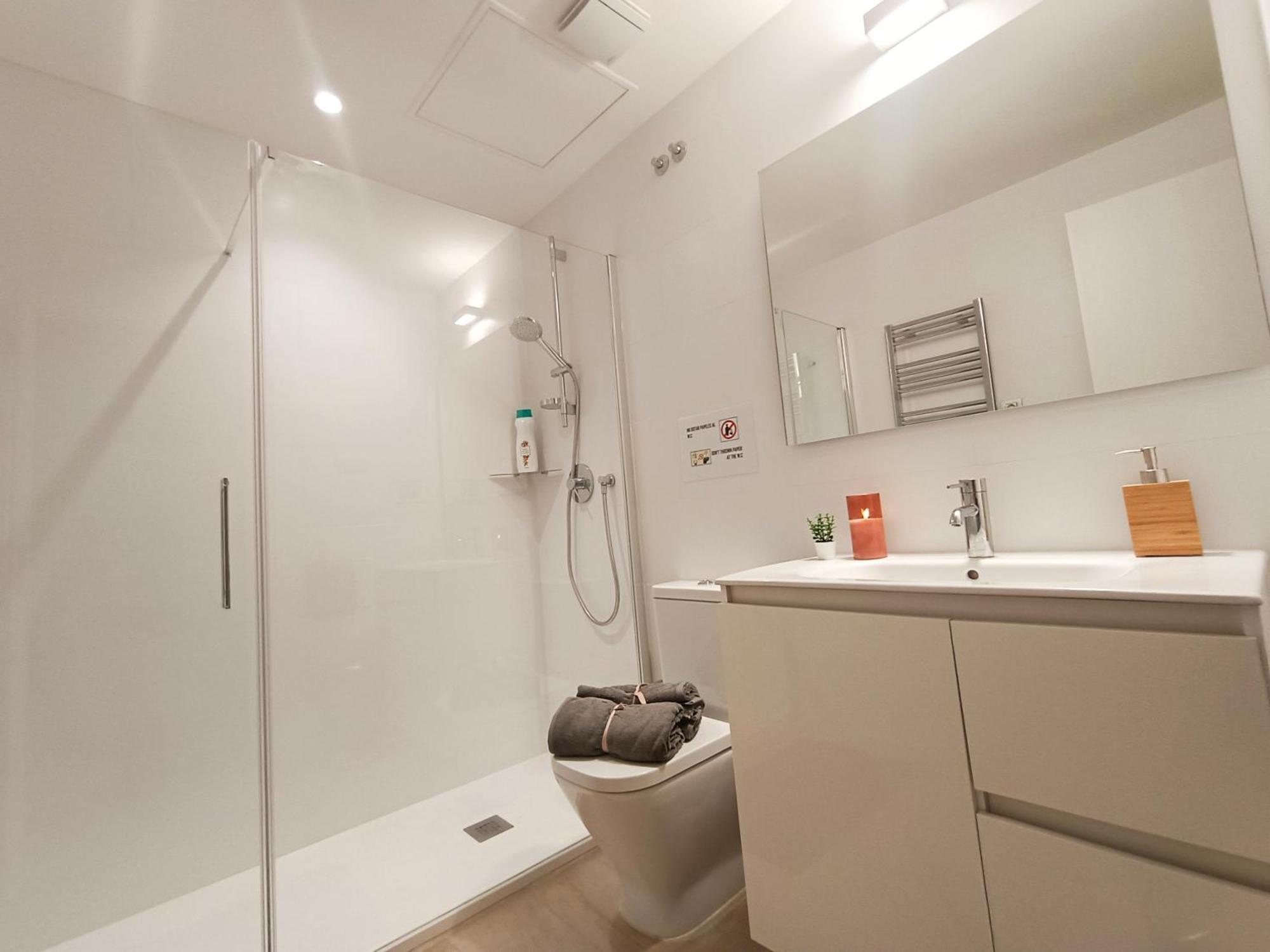 Oasis Rooms Barcelona - By Ronda Universidad Екстериор снимка